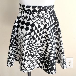 Black and White Geometric Print Skater Skirt